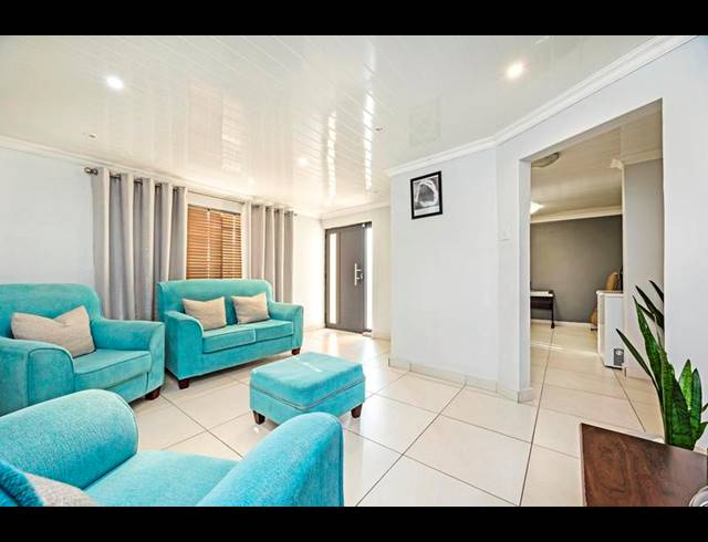 5 BEDROOM HOUSE FOR SALE IN AMANDELSIG